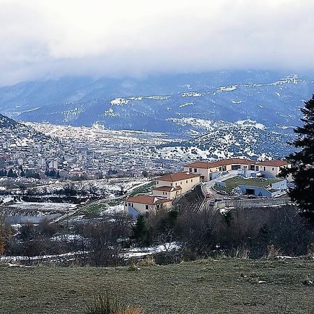 Avaris Hotel Карпенисион Экстерьер фото